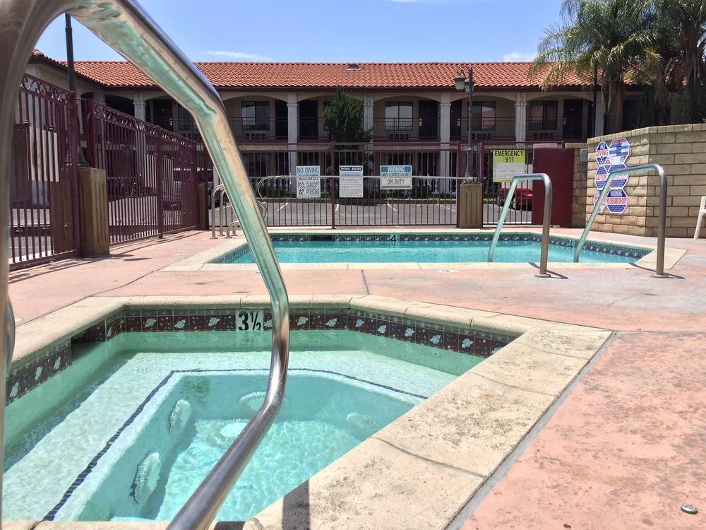 Castaic Inn Six Flags Valencia Zewnętrze zdjęcie